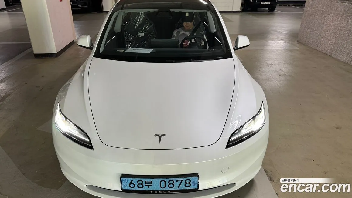 Tesla Model 3 — фото 1