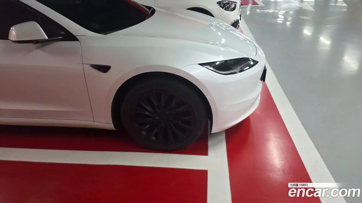 Tesla Model 3 — фото 6