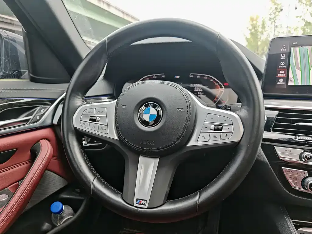 BMW 5 Series — фото 10