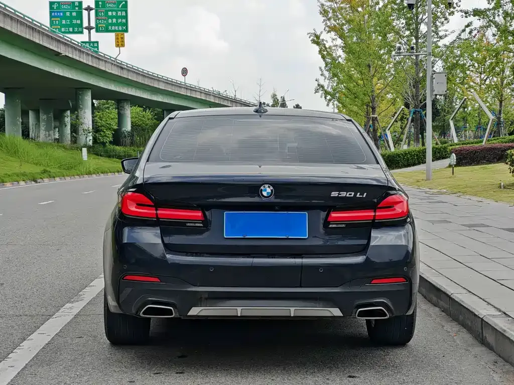 BMW 5 Series — фото 5
