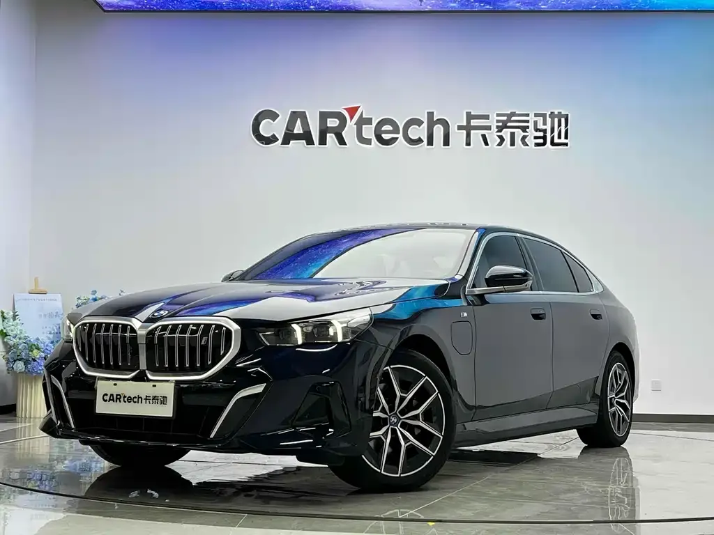 BMW i5 — фото 1