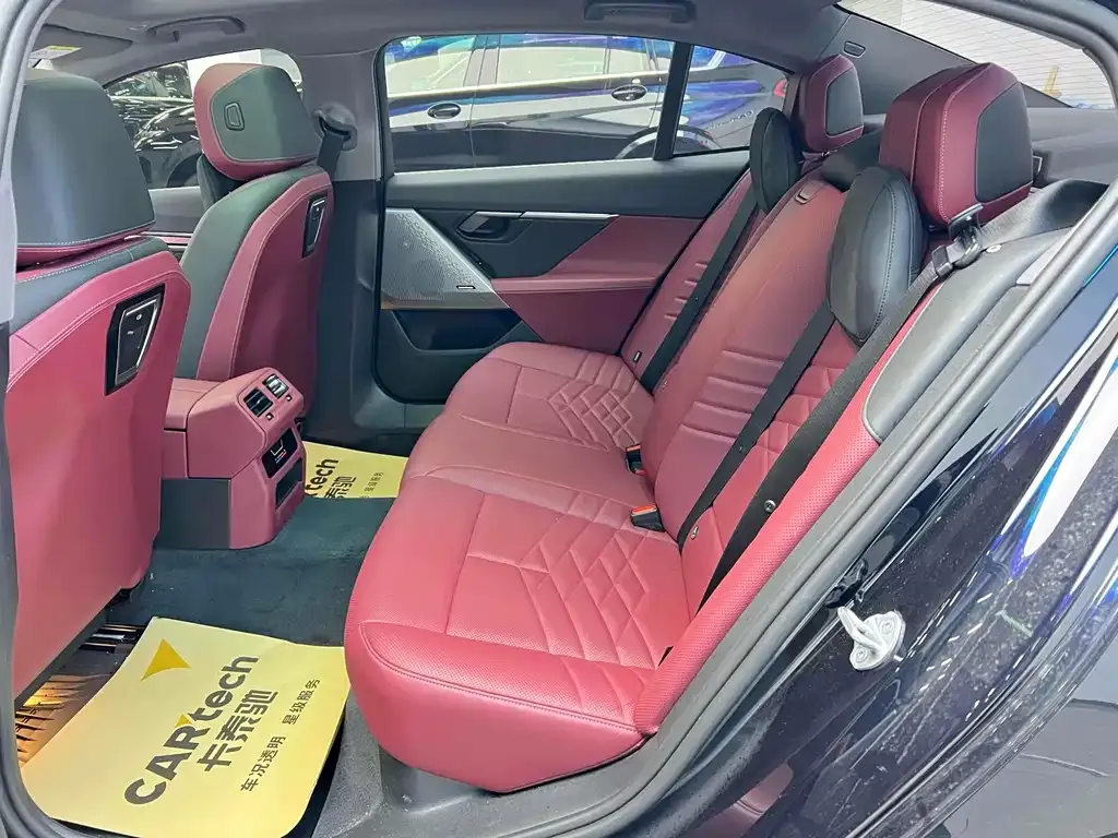 BMW i5 — фото 10