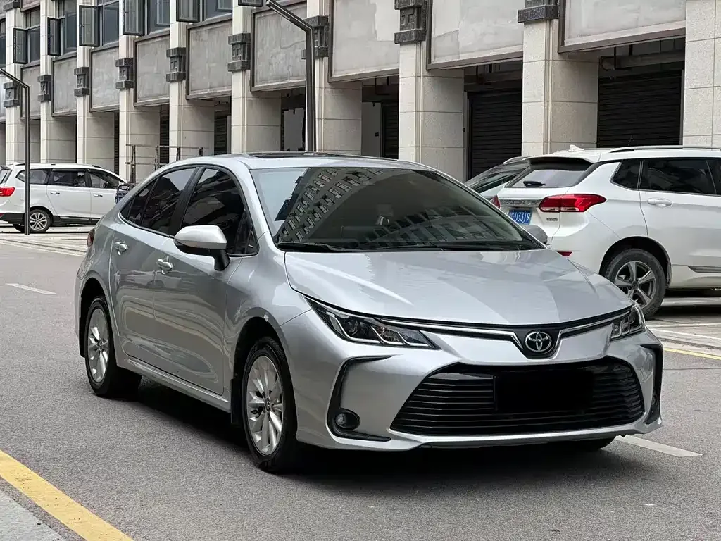 Toyota Corolla — фото 1