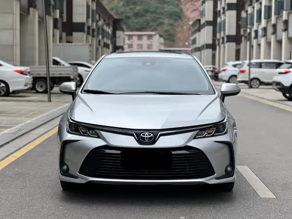 Toyota Corolla — фото 2