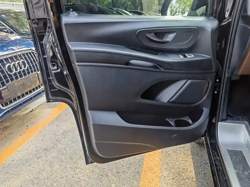 Mercedes-Benz Vito 2025 из CN, фото 3