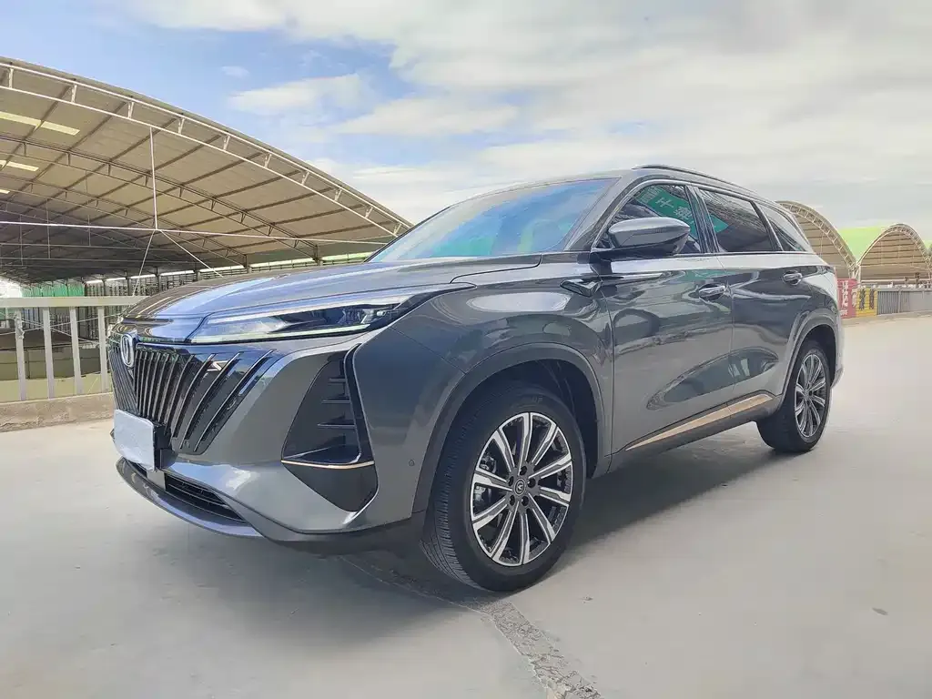 Changan CS75 PLUS — фото 1