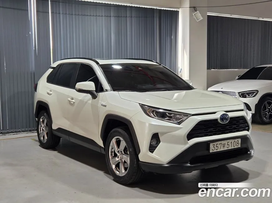 Toyota RAV4 2021 из KR, фото 3