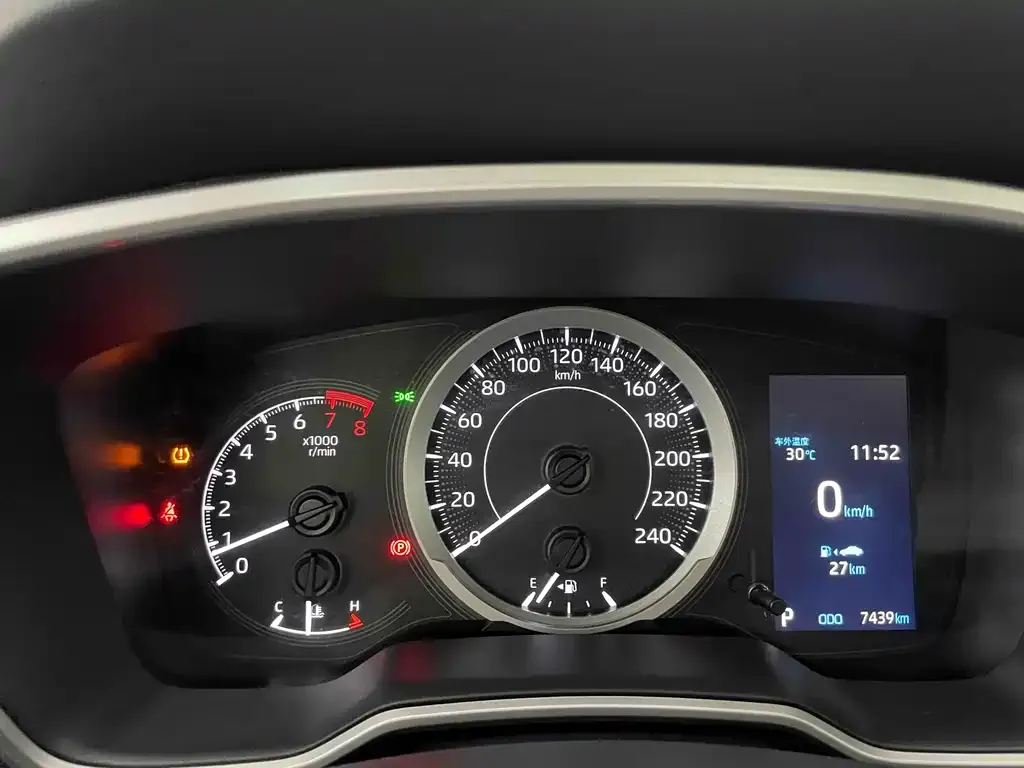 Toyota Frontlander 2022 из CN, фото 7