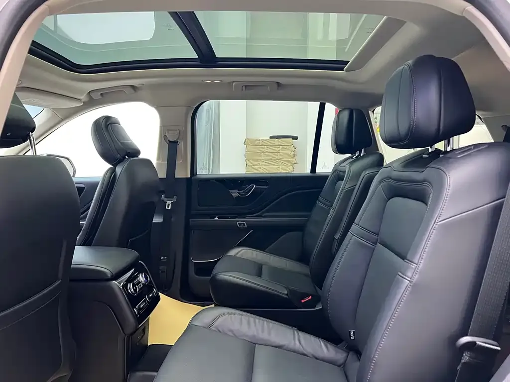 Lincoln Aviator 2024 из CN, фото 8