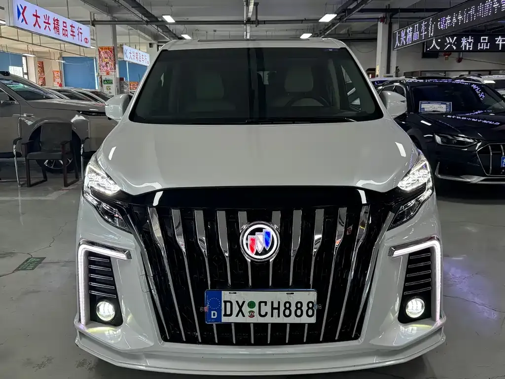 Buick GL8 2021 из CN, фото 2