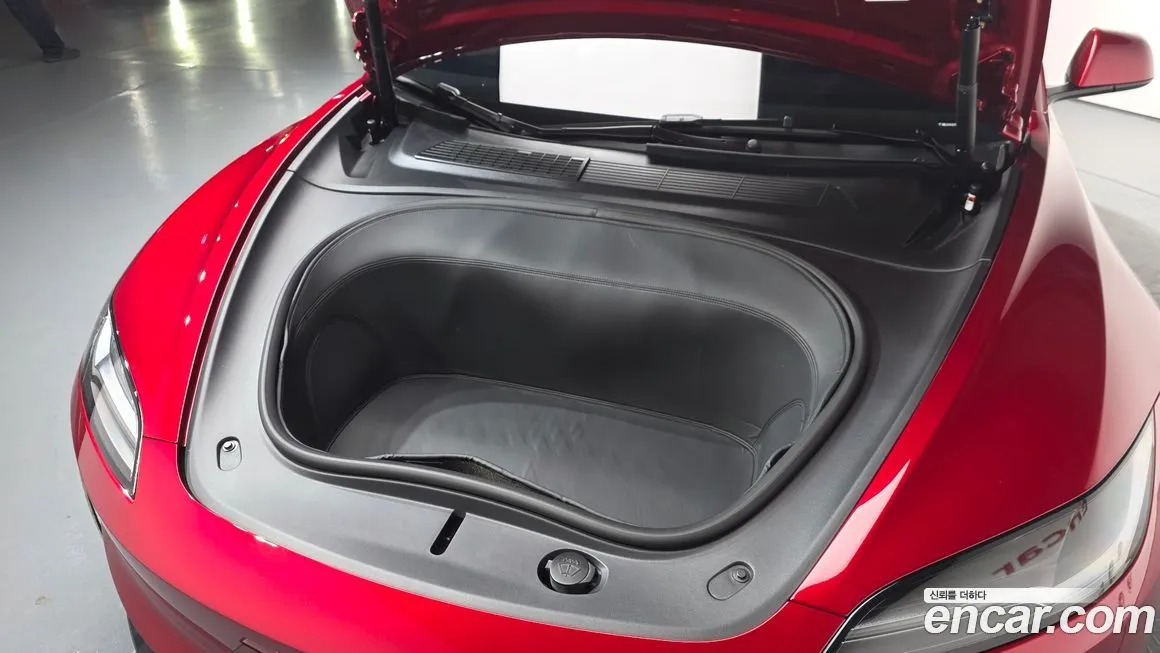 Tesla Model 3 2024 из KR, фото 6