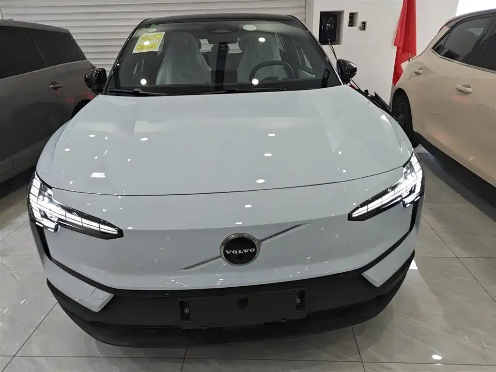 Volvo EX30 2025 из CN, фото 3