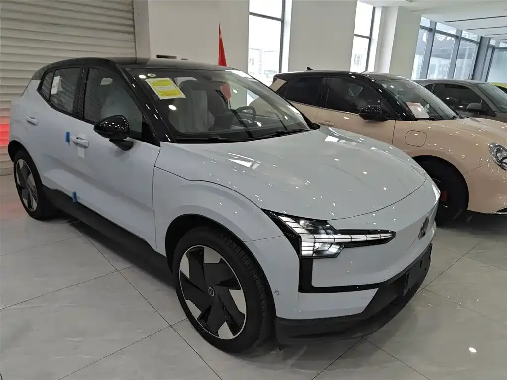Volvo EX30 2025 из CN, фото 4