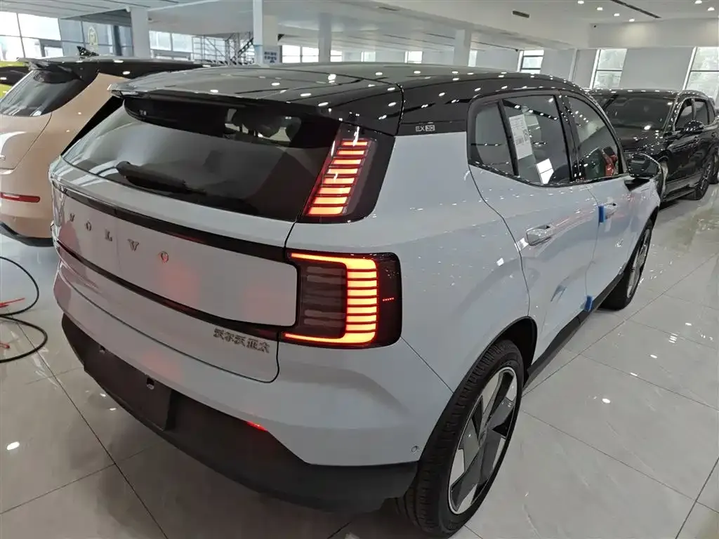Volvo EX30 2025 из CN, фото 7