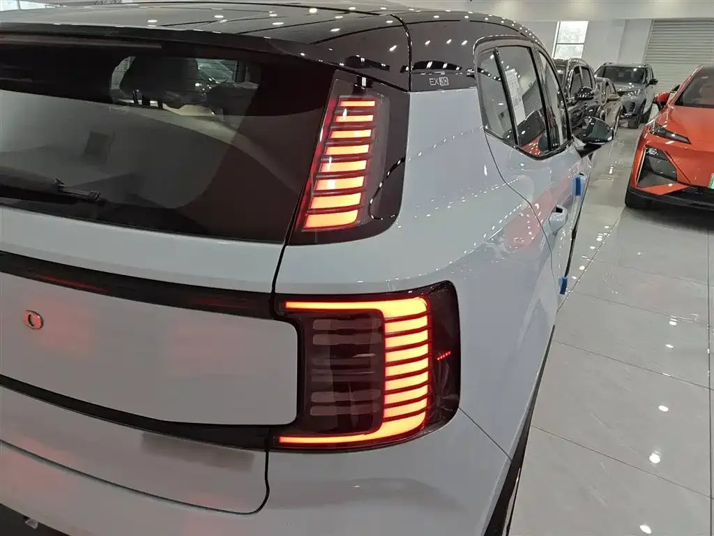 Volvo EX30 2025 из CN, фото 8