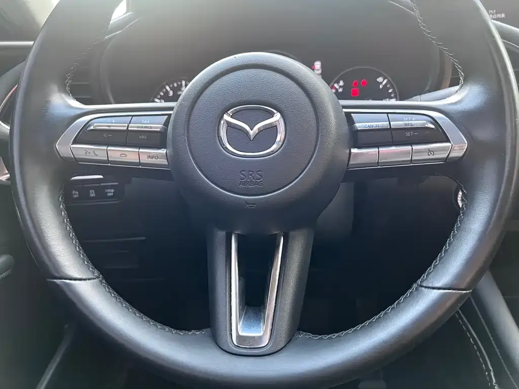Mazda 3 Axela — фото 10