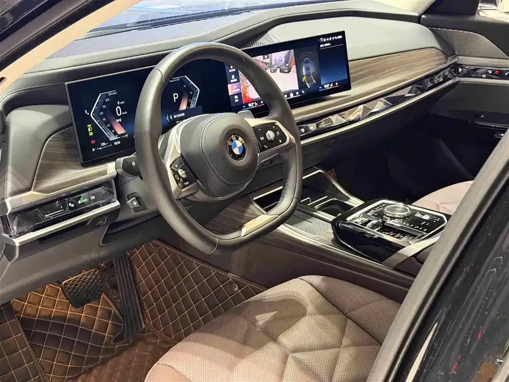 BMW 7 Series — фото 3