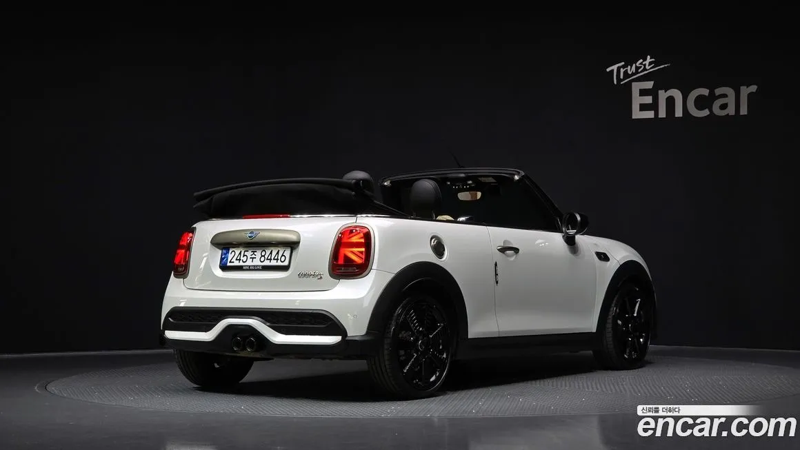 Mini Cooper Convertible 2024 из KR, фото 2
