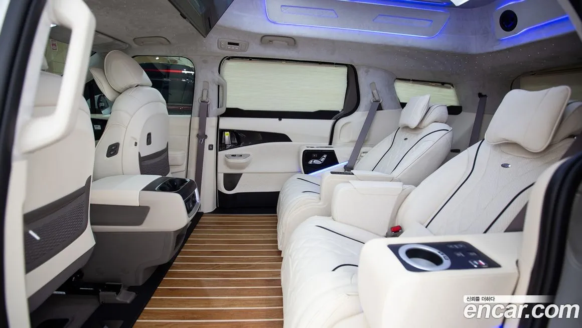 Kia Carnival — фото 10
