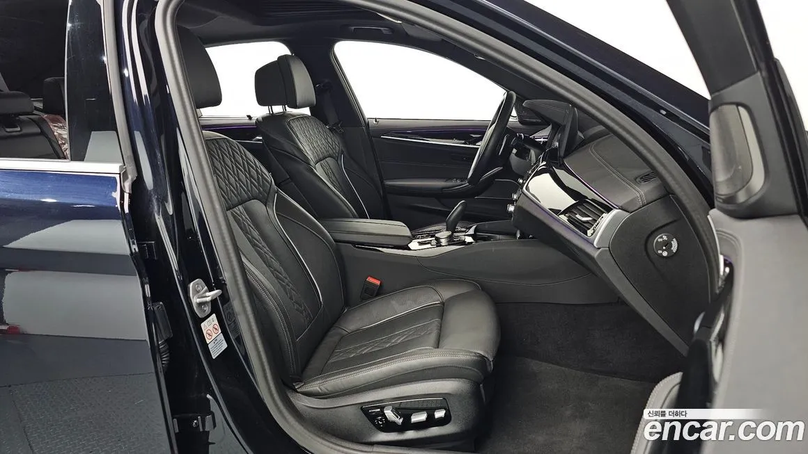 BMW 5-Series 2023 из KR, фото 10
