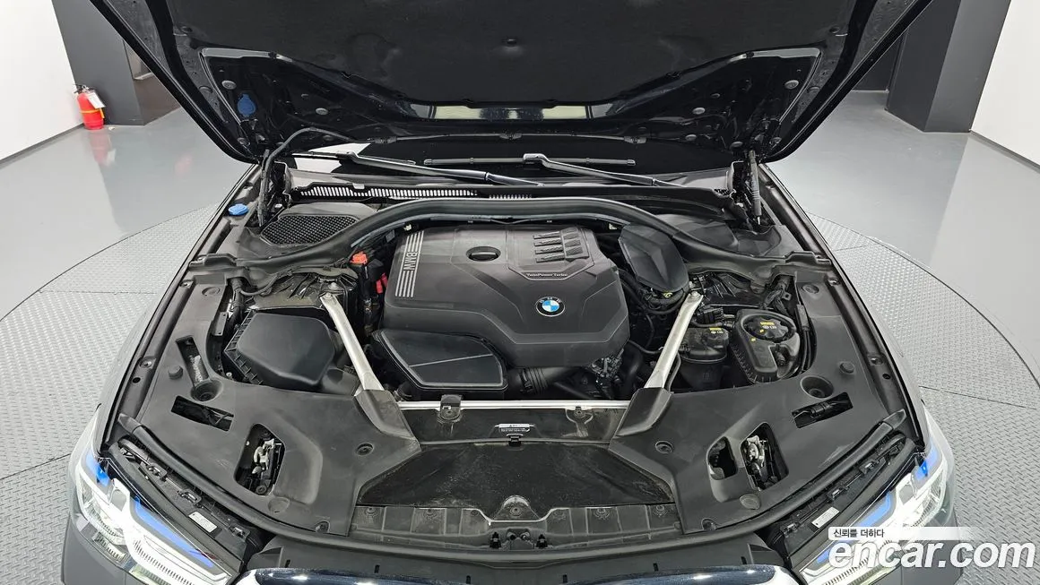 BMW 5-Series 2023 из KR, фото 6