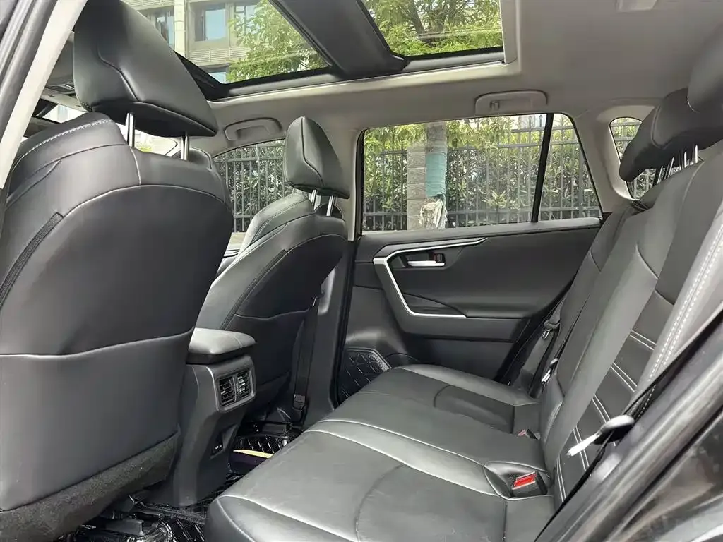 Toyota Wildlander 2023 из CN, фото 10