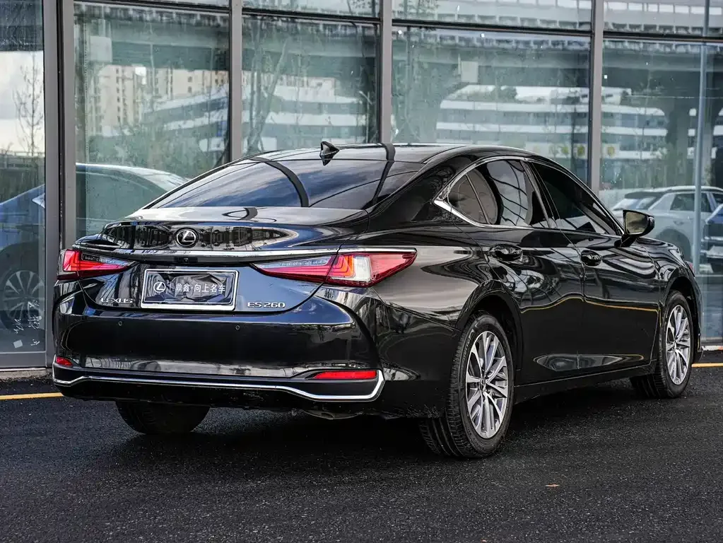 Lexus ES — фото 4