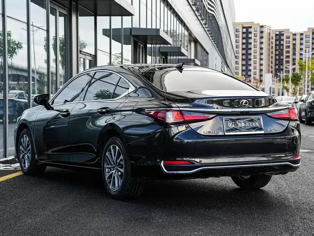 Lexus ES — фото 6
