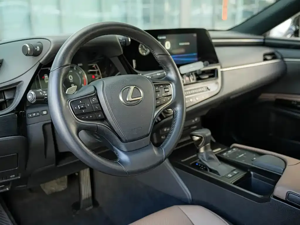 Lexus ES — фото 9