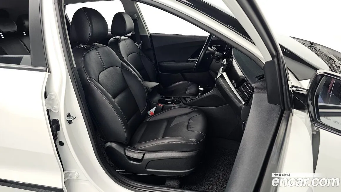 Kia Niro — фото 10