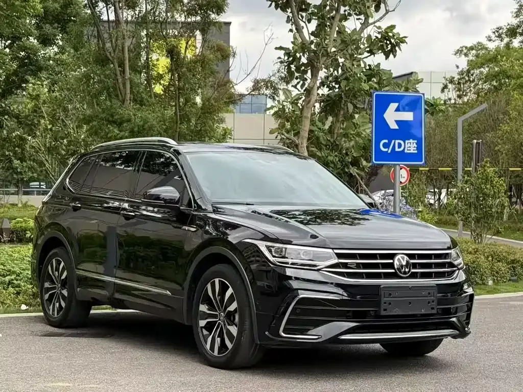 Volkswagen Tiguan L 2022 из CN, фото 3