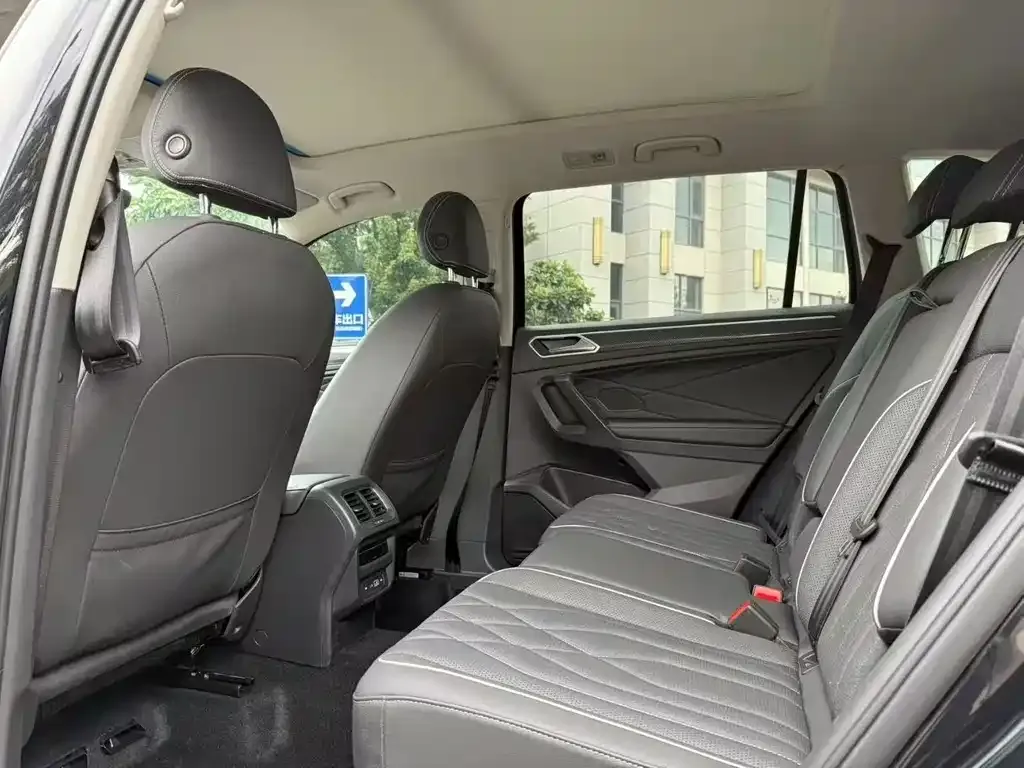 Volkswagen Tiguan L 2022 из CN, фото 6