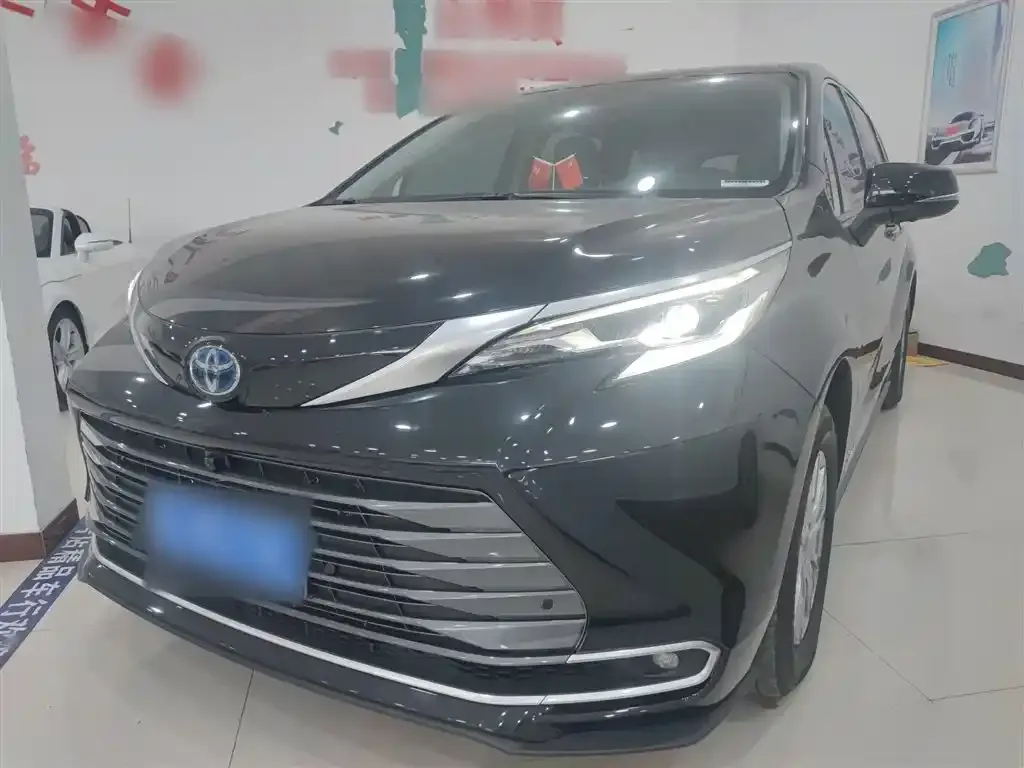 Toyota Sienna 2022 из CN, фото 1