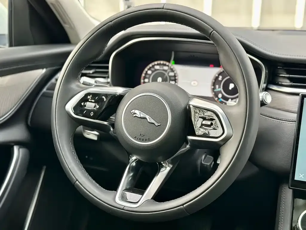 Jaguar XFL 2023 из CN, фото 9
