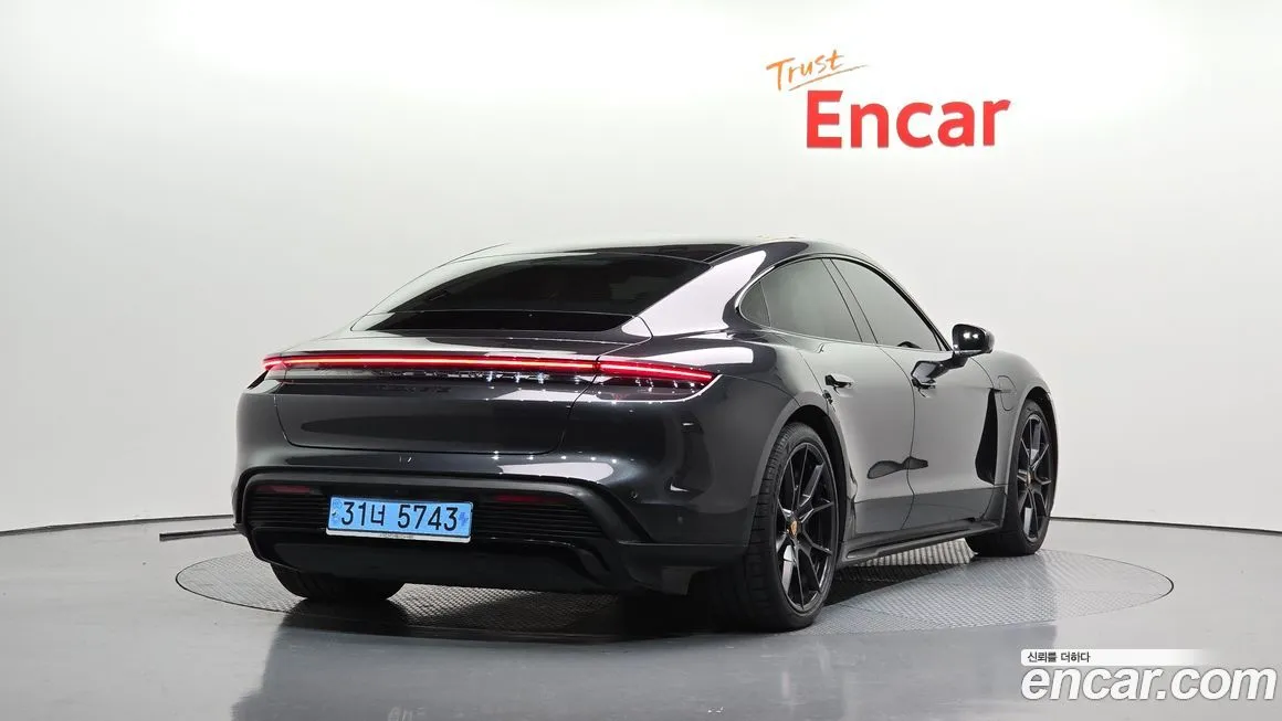 Porsche Taycan 2022 из KR, фото 2