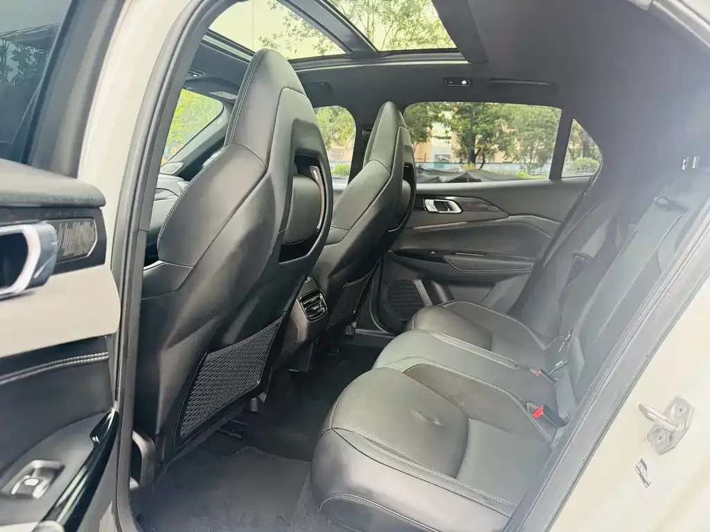Lynk & Co 03 — фото 5