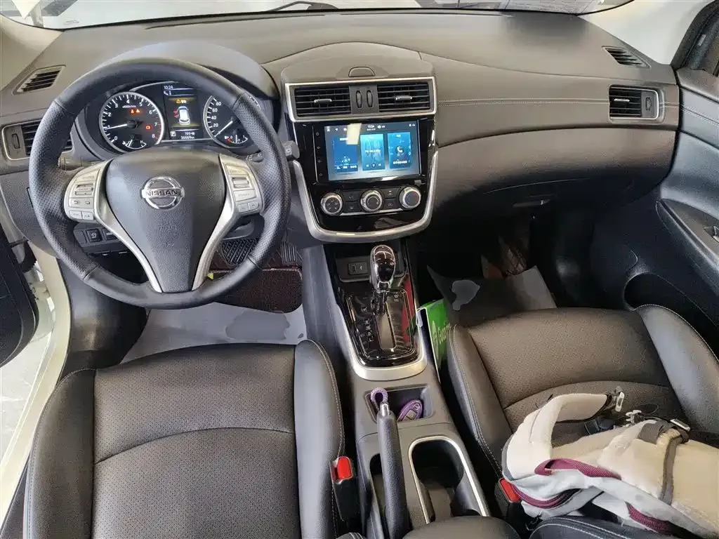 Nissan Tiida 2023 из CN, фото 10