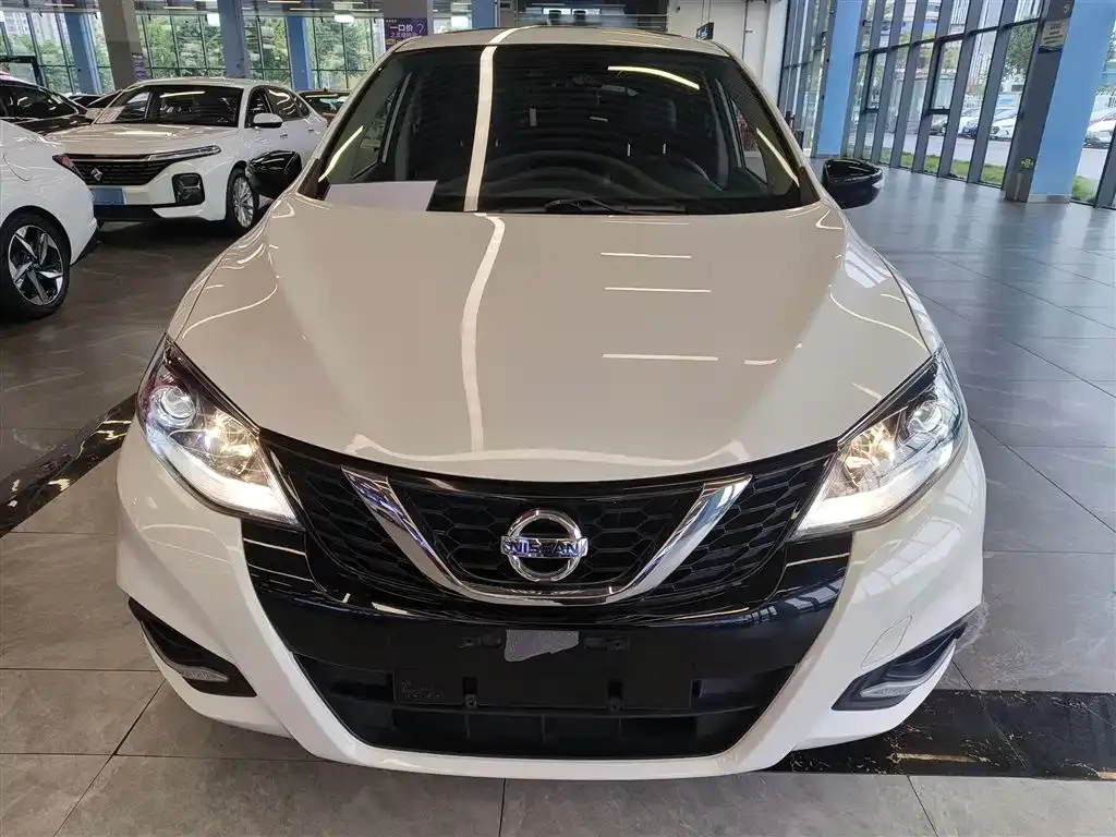 Nissan Tiida 2023 из CN, фото 3