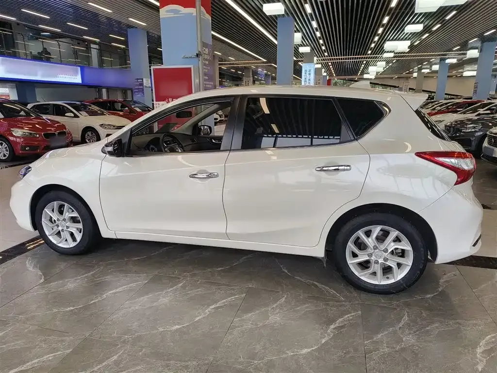 Nissan Tiida 2023 из CN, фото 5