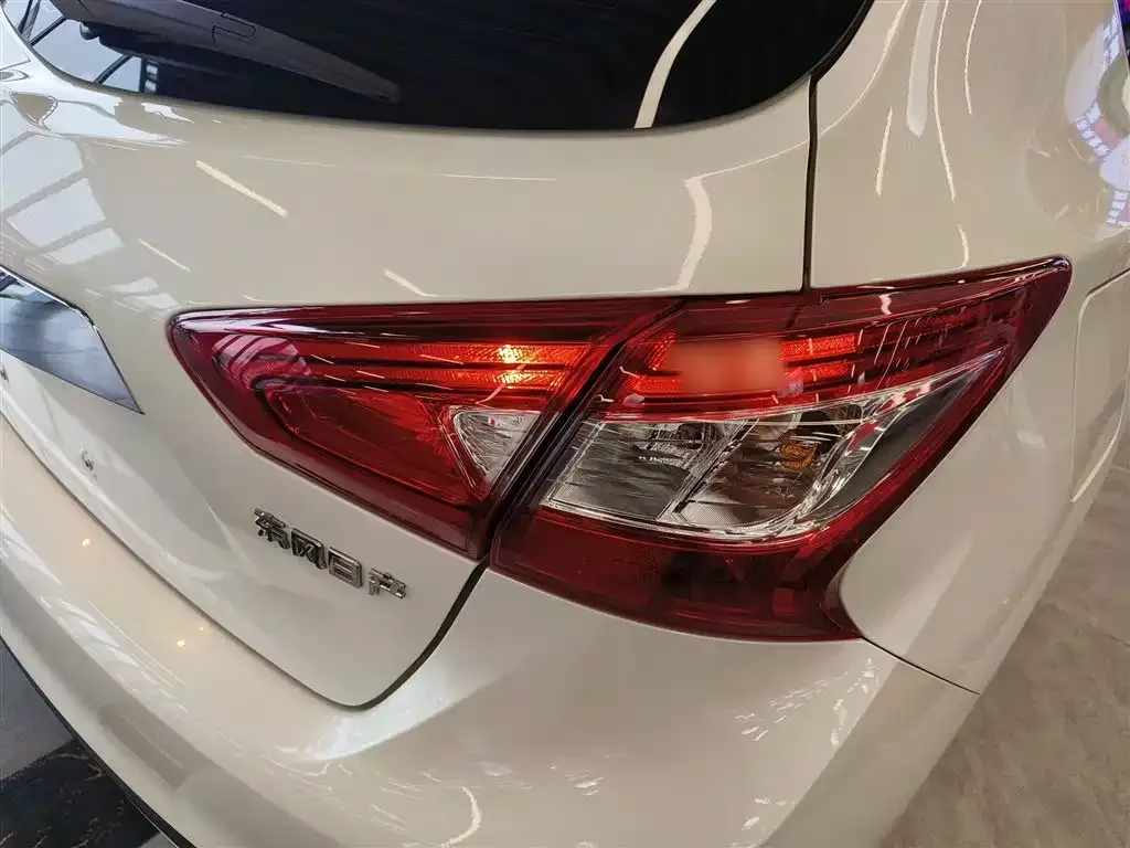 Nissan Tiida 2023 из CN, фото 8