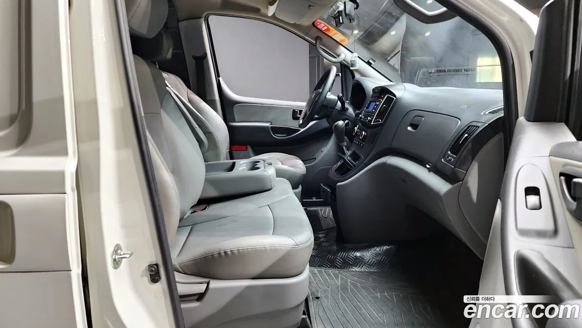 Hyundai Starex — фото 10