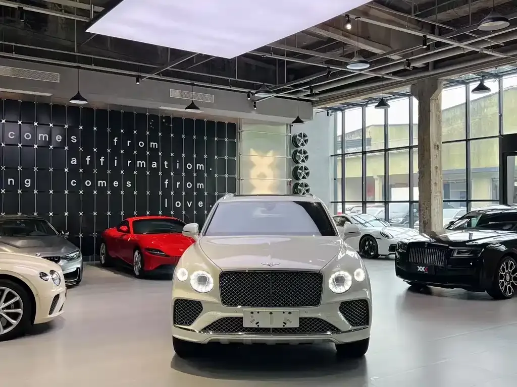Bentley Bentayga PHEV 2021 из CN, фото 2