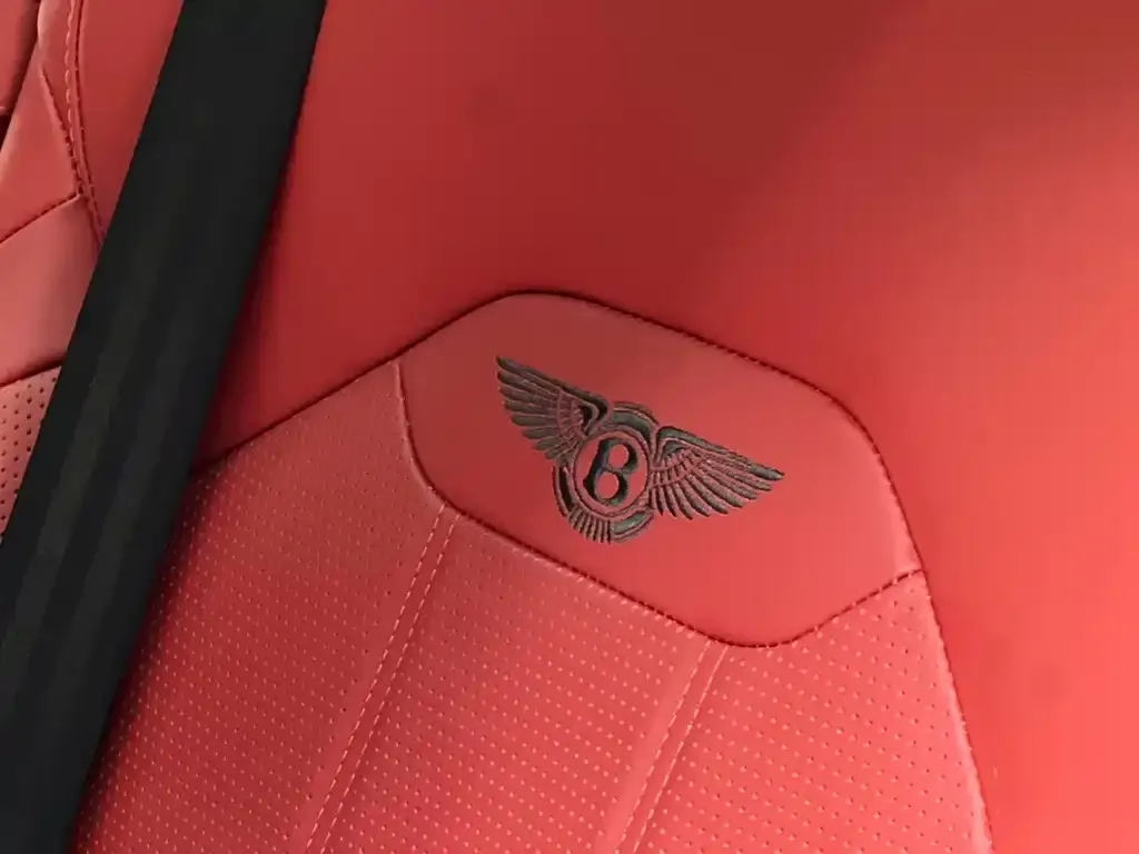 Bentley Bentayga PHEV 2021 из CN, фото 6