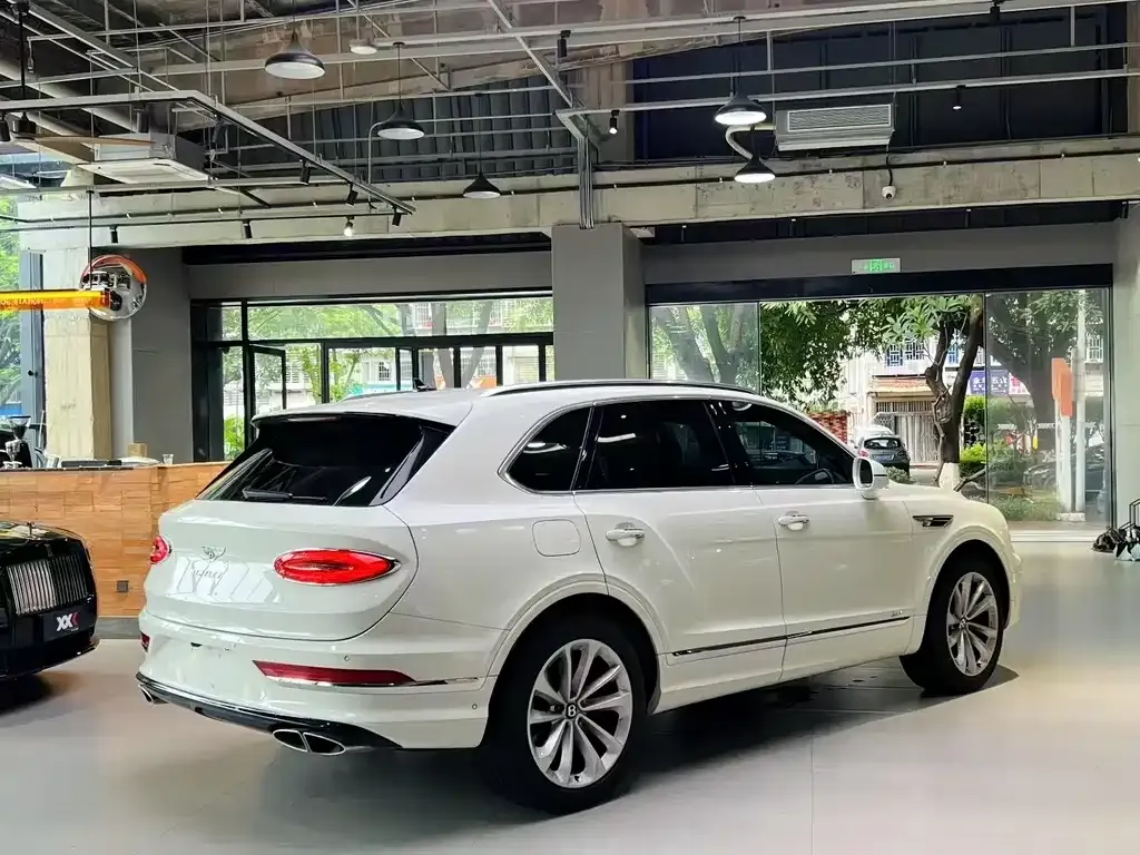 Bentley Bentayga PHEV 2021 из CN, фото 9