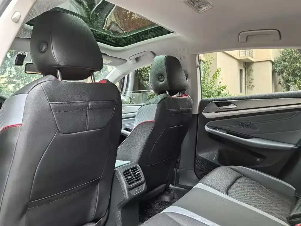Volkswagen Lamando 2024 из CN, фото 6