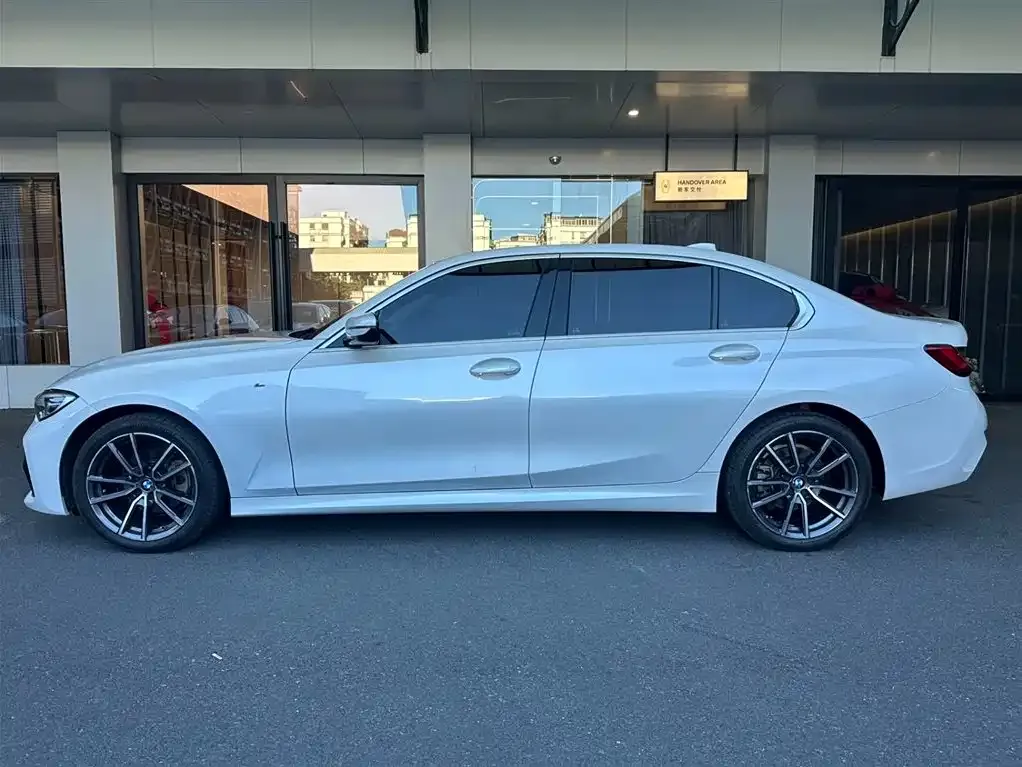 BMW 3 Series 2021 из CN, фото 3