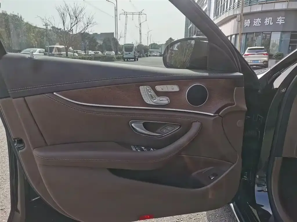 Mercedes-Benz E-Class 2023 из CN, фото 5