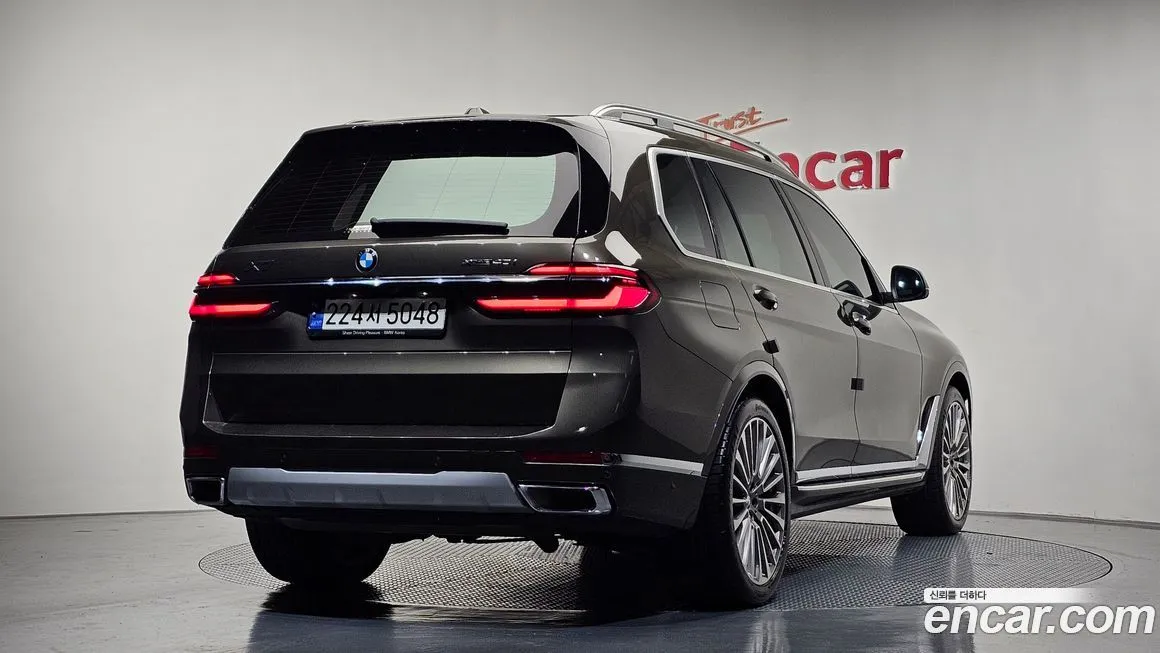 BMW X7 — фото 2