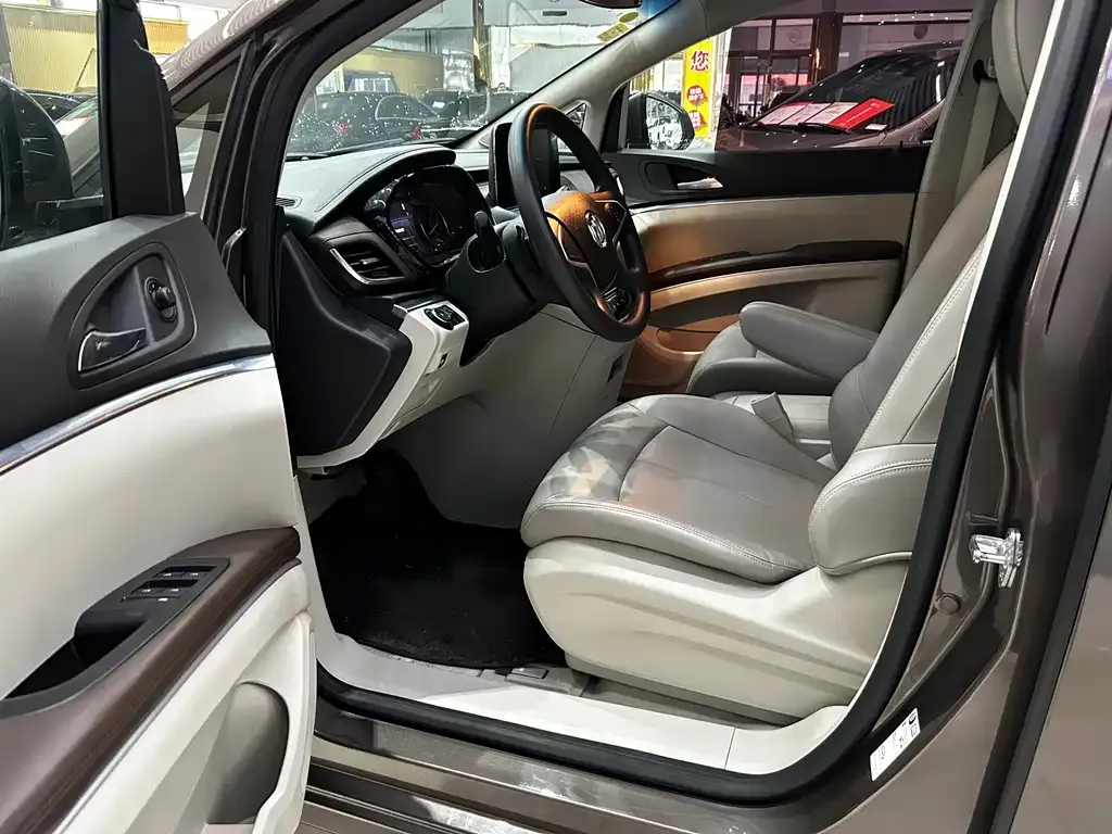 Buick GL8 2021 из CN, фото 4