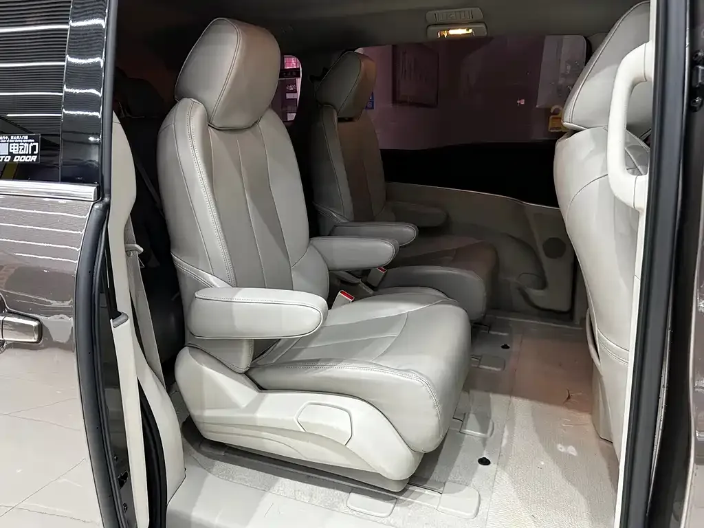 Buick GL8 2021 из CN, фото 7